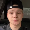 Я Алик, 20, из Москвы, ищу знакомство для приятного времяпровождения