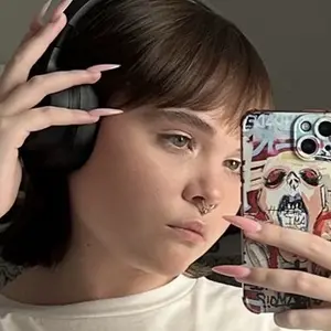 Я Валерия, 18, из Санкт-Петербурга, ищу знакомство для приятного времяпровождения