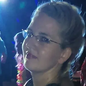 Анна из Усинска, мне 26, познакомлюсь на одну ночь