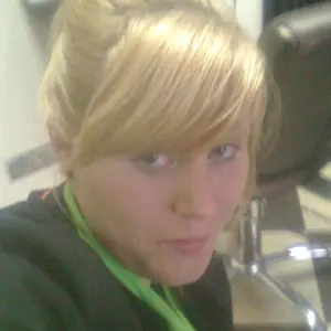 Я Алиса, 18, из Дедовска, ищу знакомство для вирта