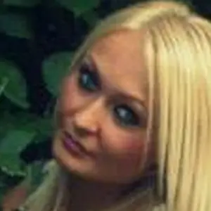 Майя из Павловска, ищу на сайте общение