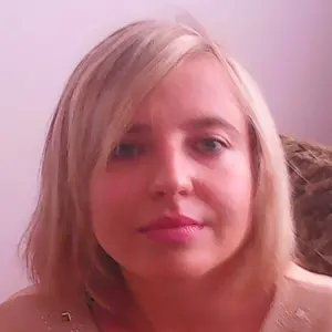 Олеся из Льгова, мне 22, познакомлюсь для общения
