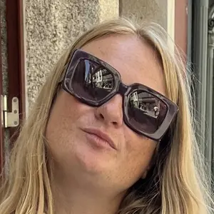 Sonya из Москвы, мне 41, познакомлюсь для секса на одну ночь