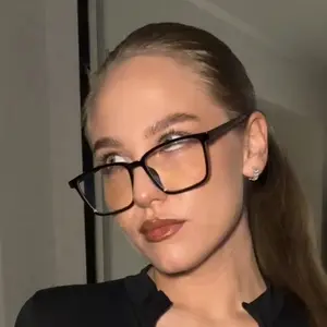 Я Елизавета, 23, знакомлюсь для постоянных отношений в Санкт-Петербурге