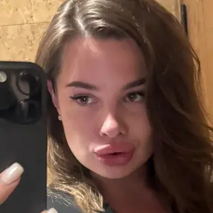 Я Москва, 25, из Санкт-Петербурга, ищу знакомство для постоянных отношений