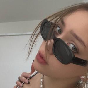 Я Жанна, 20, знакомлюсь для приятного времяпровождения в Элисте