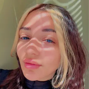 Яна из Москвы, ищу на сайте приятное времяпровождение