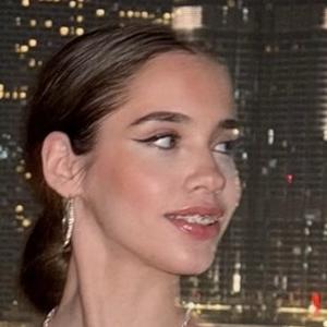 Я Алиса, 18, знакомлюсь для общения в Санкт-Петербурге