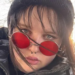 Я Вета, 28, знакомлюсь на одну ночь в Москве