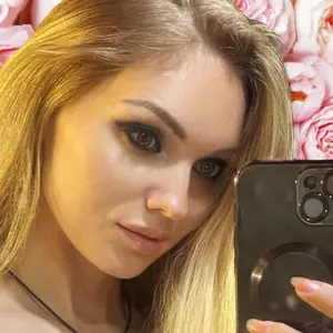 Ани из Полярных Зорь, мне 32, познакомлюсь на одну ночь