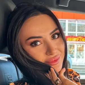 Карина из Тамбова, ищу на сайте общение