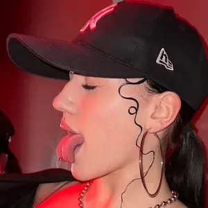 Я Вероника, 19, из Москвы, ищу знакомство для постоянных отношений