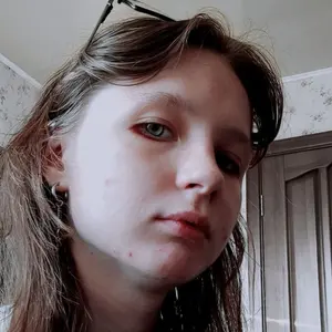 Я Елена, 19, из Челябинска, ищу знакомство для постоянных отношений