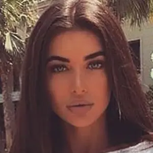 Я Яночка, 25, из Тихвина, ищу знакомства на одну ночь