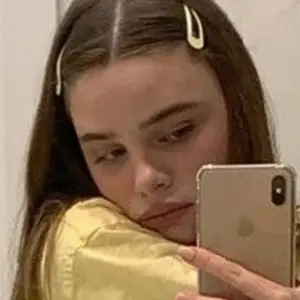 Я Анастасия, 27, из Уральска, ищу знакомства без обязательств
