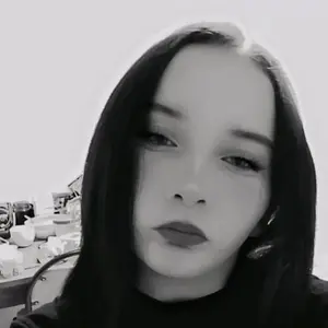 Я Полина, 19, из Москвы, ищу знакомства без обязательств