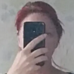 Ирина из Шахт, ищу на сайте виртуальный секс