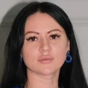 Я Эльмира, 32, из Санкт-Петербурга, ищу знакомство для совместных путешествий