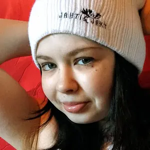 Лана из Смоленска, ищу на сайте постоянные отношения