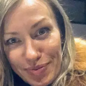 Я Валерия, 47, из Санкт-Петербурга, ищу знакомство для приятного времяпровождения