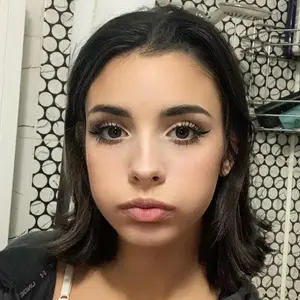 Я Оксана, 19, из Саяногорска, ищу знакомство для дружбы