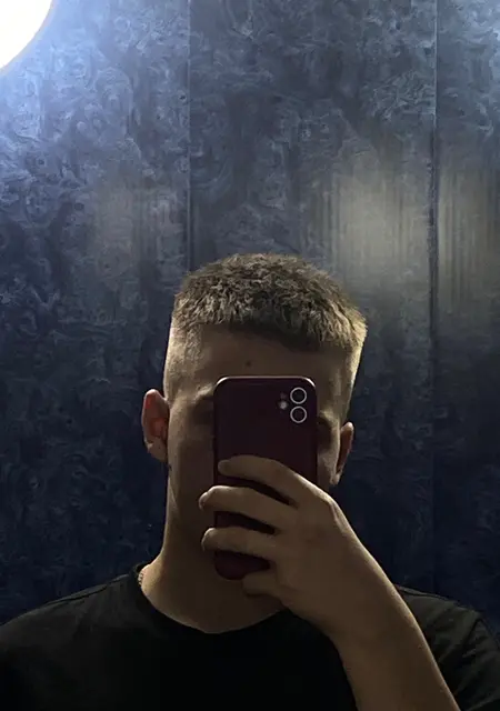 Я Ssv, 22, знакомлюсь на одну ночь в Чайковском