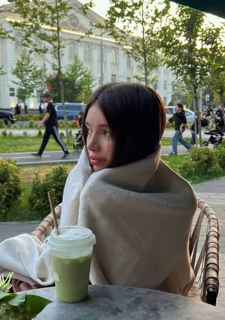 Мадина из Махачкалы, мне 19, познакомлюсь на одну ночь