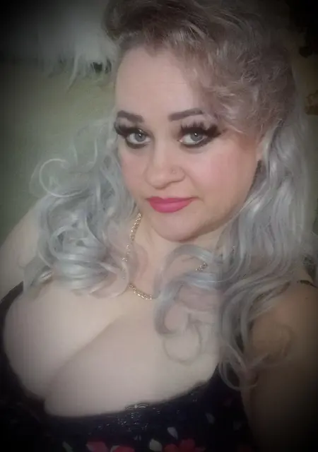 Елена из Таганрога, мне 40, познакомлюсь на одну ночь