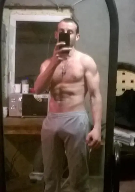 Я Виталик, 34, из Белозёрска, ищу знакомство для постоянных отношений