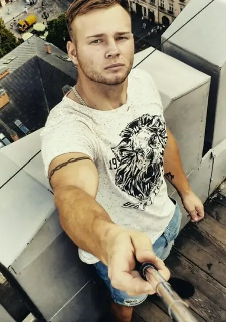 Антон из Радужного, ищу на сайте знакомства на одну ночь