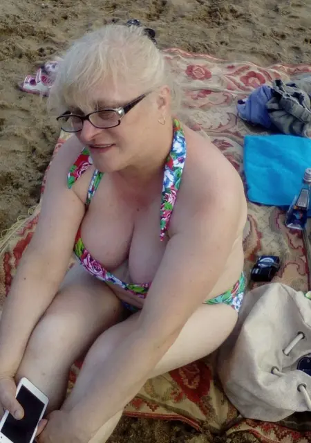 Я Анна, 57, из Костромы, ищу знакомства без обязательств