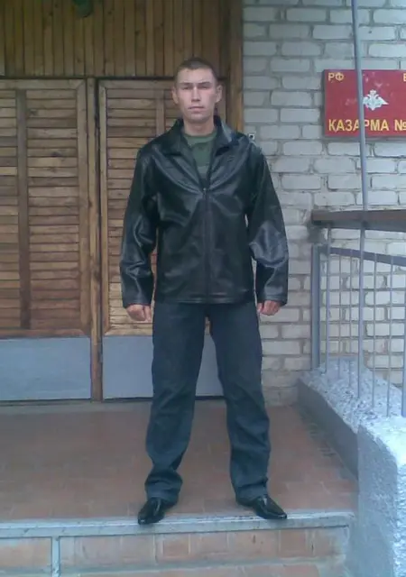 Я Ден, 40, из Касли, ищу знакомства без обязательств