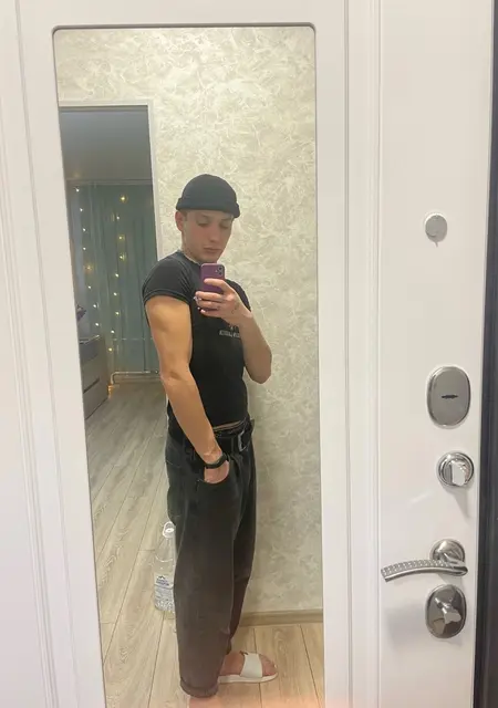 Edward из Нижнегорского, ищу на сайте знакомства на одну ночь