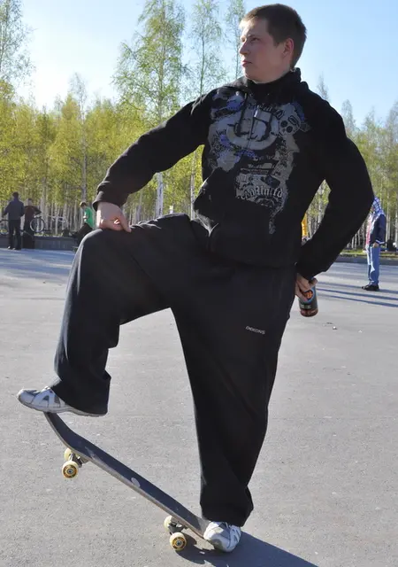 Алексей из Нефтеюганска, ищу на сайте знакомства на одну ночь