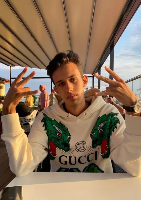 Ilya из Екатеринбурга, мне 23, познакомлюсь без обязательств