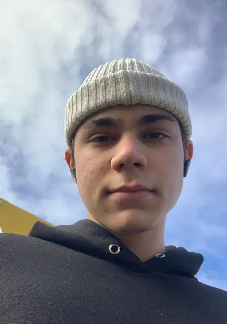 Я Дмитрий, 19, знакомлюсь без обязательств в Кореновске