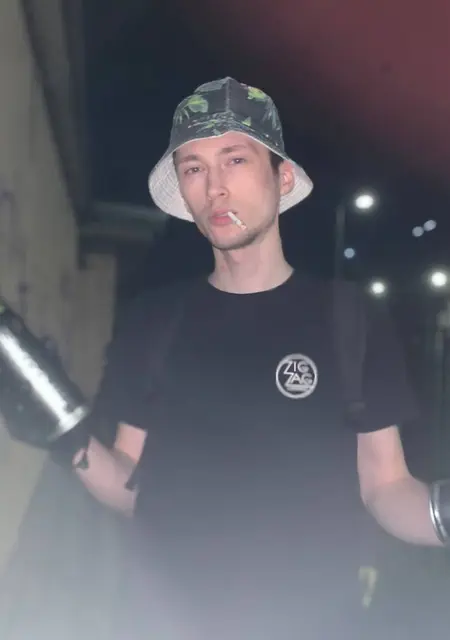 Даня из Лангепаса, ищу на сайте знакомства на одну ночь