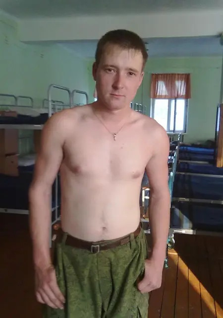 Я Денис, 34, из Усолья-Сибирского, ищу знакомства без обязательств