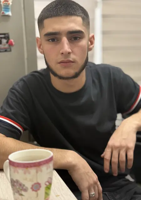 Я Амин, 20, знакомлюсь на одну ночь в Москве