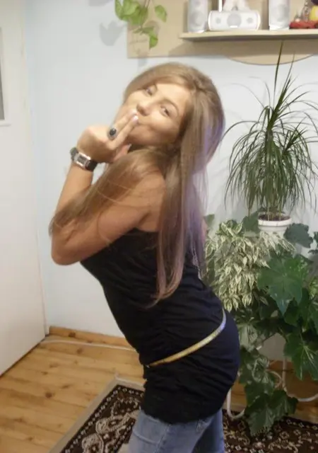 Алина из Окуловки, мне 21, познакомлюсь для дружбы