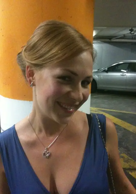 Анна из Дна, мне 28, познакомлюсь для общения