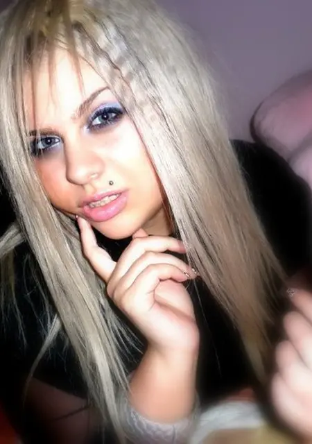 Я Эвелина, 20, из Белокаменного, ищу знакомство для постоянных отношений