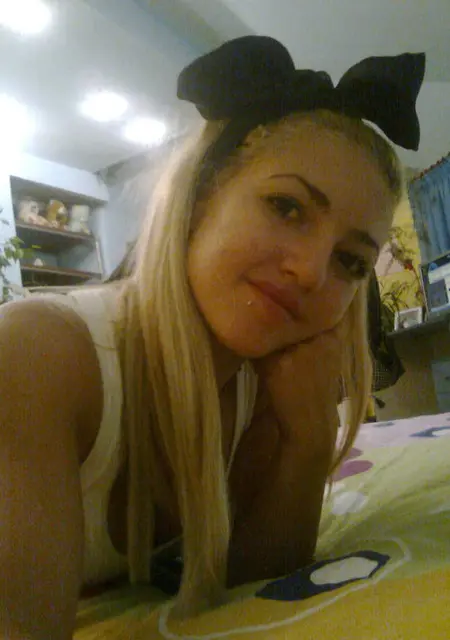 Я Алина, 19, из Юргамыша, ищу знакомство для постоянных отношений