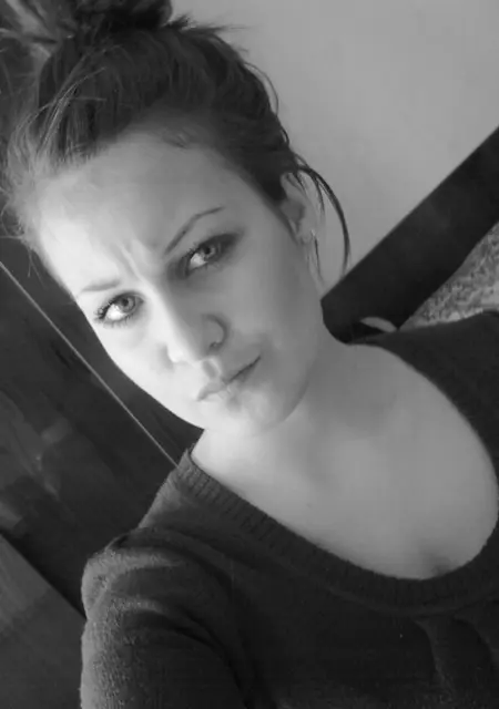 Я Илона, 19, из Коммуны, ищу знакомство для постоянных отношений