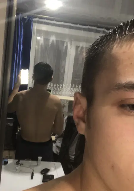 Я Валера, 19, из Санкт-Петербурга, ищу знакомства без обязательств