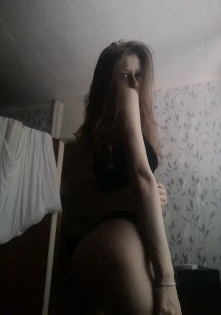 Я Вика, 23, из Киришей, ищу знакомства на одну ночь