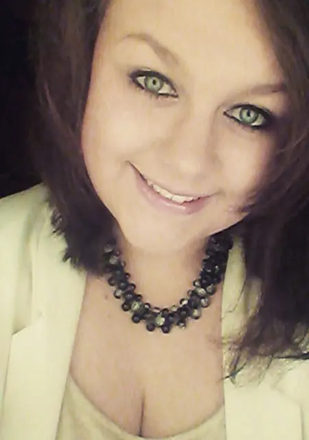 Я Илона, 18, из Махачкалы, ищу знакомство для общения