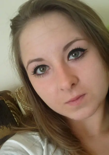 Я Яна, 23, из Арамиля, ищу знакомство для вирта