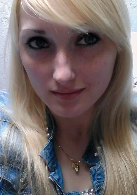 Стелла из Алушты, ищу на сайте постоянные отношения