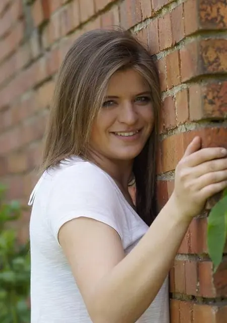 Анна из Рефтинского, мне 22, познакомлюсь для вирта